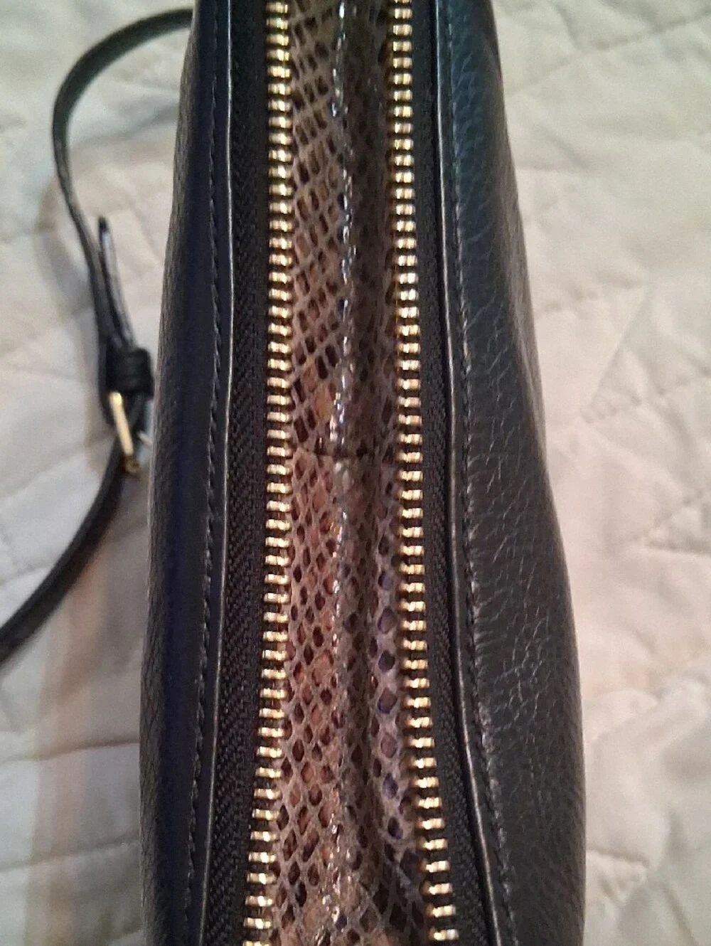 Tory Burch compact pebbled